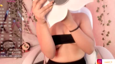 Snapshot of nanit_l chatting on October 6, 7:33 pm anna online show from October 6, 7:33 pm