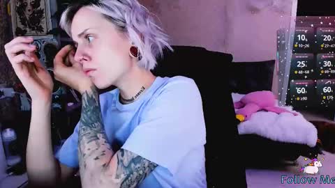 Monday-Friday 12-4 AM and 6-9 AM New York time online show from November 2, 8:22 pm