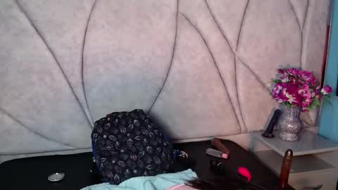 nany_pretty online show from December 15, 5:02 am