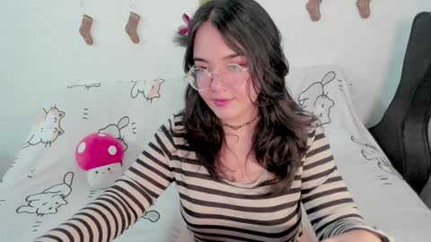 Snapshot of naoko_uwu chatting on December 29, 2:21 pm Naoko online show from December 29, 2:21 pm