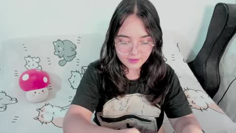 Snapshot of naoko_uwu chatting on January 7, 1:06 am Naoko online show from January 7, 1:06 am