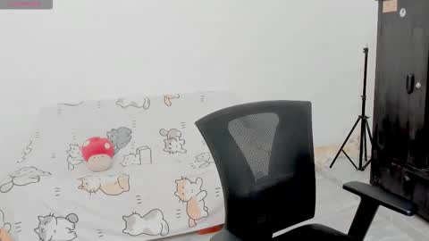 Snapshot of naoko_uwu chatting on November 3, 10:10 pm Naoko online show from November 3, 10:10 pm