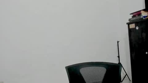 Snapshot of naoko_uwu chatting on November 17, 12:05 am Naoko online show from November 17, 12:05 am