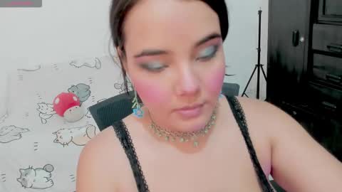 Snapshot of naoko_uwu chatting on November 26, 10:22 pm Naoko online show from November 26, 10:22 pm