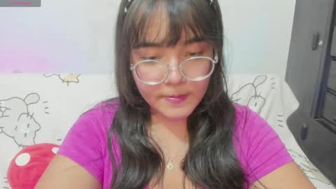 Snapshot of naoko_uwu chatting on April 15, 1:56 am Naoko online show from April 15, 1:56 am