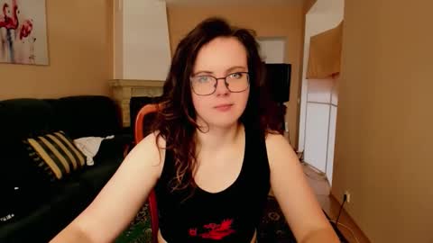 Snapshot of naomi_di chatting on June 7, 6:06 am naomi_di online show from June 7, 6:06 am