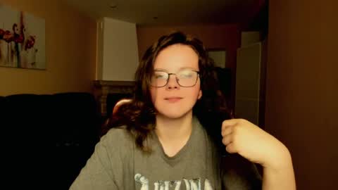 Snapshot of naomi_di chatting on June 25, 7:40 pm naomi_di online show from June 25, 7:40 pm