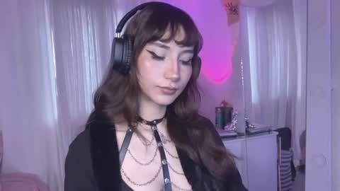 Snapshot of naomi_gyal chatting on July 8, 1:15 pm Naomi online show from July 8, 1:15 pm