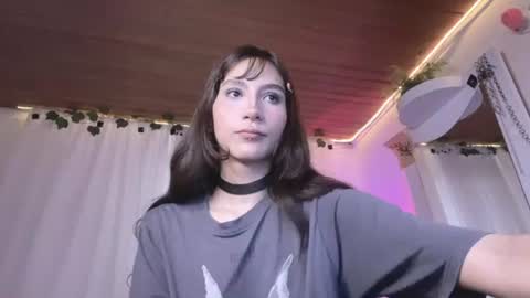 Snapshot of naomi_gyal chatting on July 18, 12:20 pm Naomi online show from July 18, 12:20 pm
