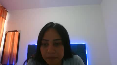 Mia online show from March 11, 8:59 pm