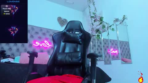 Naomi online show from December 19, 11:17 am