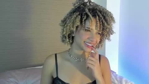 naomidawson online show from March 10, 12:15 am