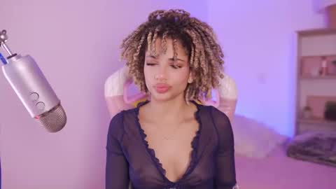 naomidawson online show from March 18, 12:58 am