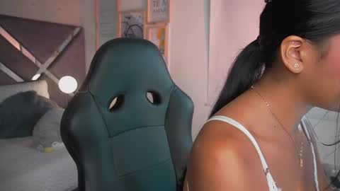 Naomi-Gray  online show from June 10, 7:46 pm