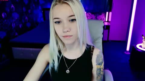 naomihita online show from November 7, 11:10 am