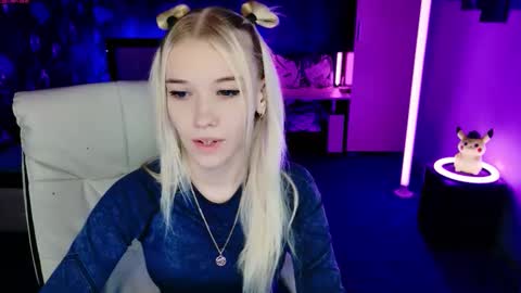 naomihita online show from December 18, 1:17 pm