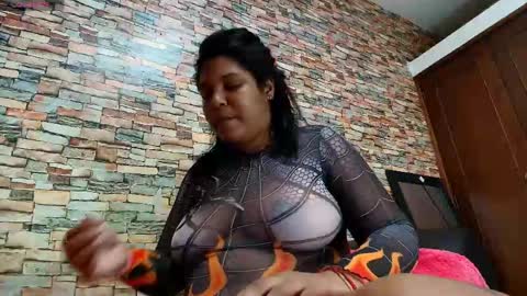 Naomi Campbel online show from April 28, 10:15 pm