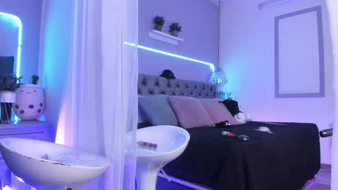 Snapshot of naomii_soto chatting on February 17, 8:15 pm Naomi online show from February 17, 8:15 pm