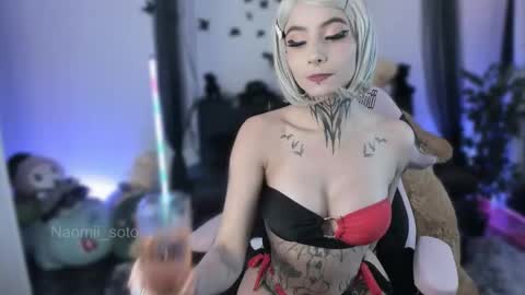 Snapshot of naomii_soto chatting on November 22, 9:25 pm Naomi online show from November 22, 9:25 pm