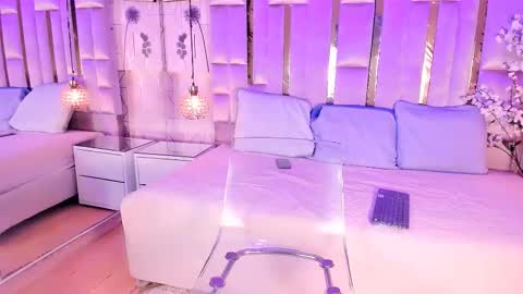     online show from February 7, 4:38 am