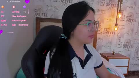 Naomi  online show from December 30, 12:31 pm