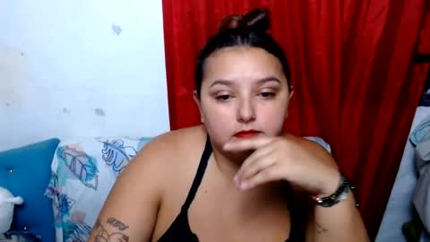 Snapshot of naomiquiin chatting on August 2, 4:00 am naomiquiin online show from August 2, 4:00 am