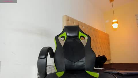 naomis_35 online show from October 13, 7:36 pm