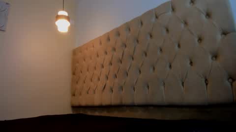 naomis_35 online show from February 3, 7:19 pm