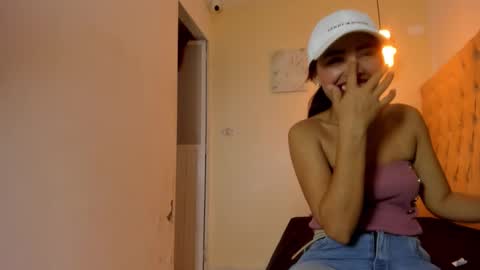 naomis_35 online show from March 4, 7:53 pm