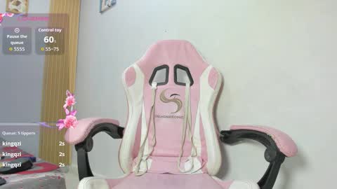 naomis_35 online show from March 12, 9:10 pm