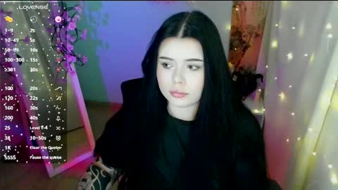 Snapshot of naomivibes chatting on May 11, 8:20 am Naomi online show from May 11, 8:20 am