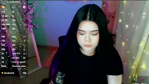 Snapshot of naomivibes chatting on May 18, 6:19 am Naomi online show from May 18, 6:19 am