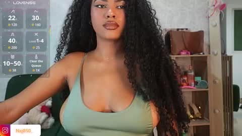 Naomi     online show from January 12, 11:32 pm