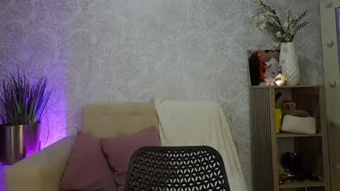 Snapshot of naomixjones1 chatting on May 23, 10:47 pm Naomi online show from May 23, 10:47 pm