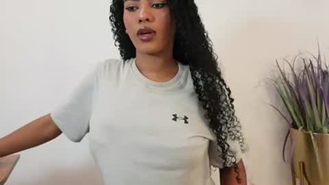 Naomi     online show from July 16, 4:51 am