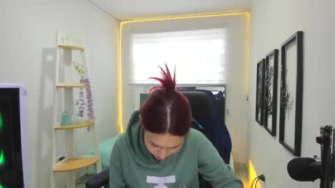 naomy online show from November 1, 7:49 pm