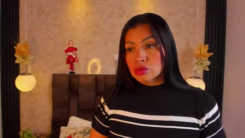 Snapshot of naomy_smithx chatting on December 4, 11:08 am Naomy Smith online show from December 4, 11:08 am