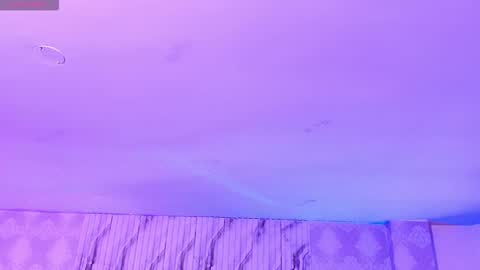 Naomy  online show from November 18, 3:23 am