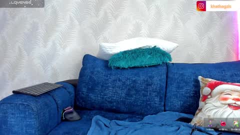 Snapshot of naomycole_ chatting on December 19, 4:34 am Naomy Cole online show from December 19, 4:34 am