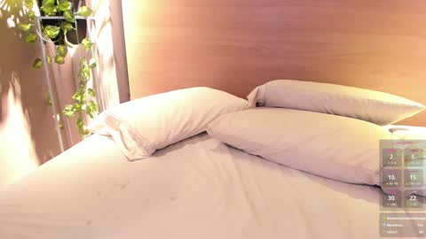 Naomy  online show from January 22, 1:20 am