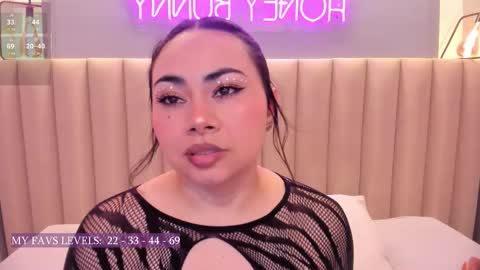 Naomy  online show from November 17, 5:19 pm