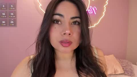 Naomy  online show from May 2, 10:53 am