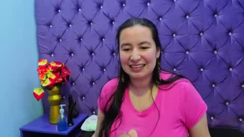 Snapshot of naomyprinces_ chatting on October 6, 2:25 pm Bulma Heidi online show from October 6, 2:25 pm