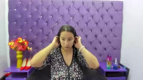 Snapshot of naomyprinces_ chatting on May 4, 2:02 pm Bulma Heidi online show from May 4, 2:02 pm