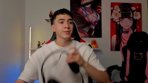 Snapshot of naranjo_seb chatting on December 6, 4:14 am sebastian online show from December 6, 4:14 am