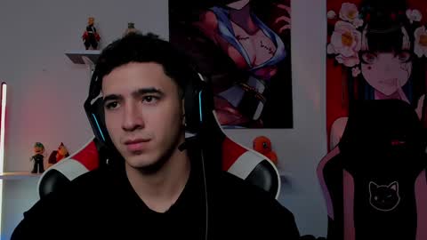 Snapshot of naranjo_seb chatting on December 9, 6:23 am sebastian online show from December 9, 6:23 am