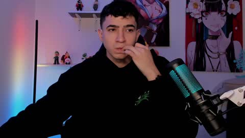 Snapshot of naranjo_seb chatting on December 17, 2:01 am sebastian online show from December 17, 2:01 am