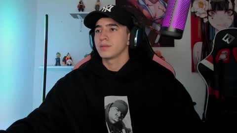 Snapshot of naranjo_seb chatting on December 28, 4:41 am sebastian online show from December 28, 4:41 am