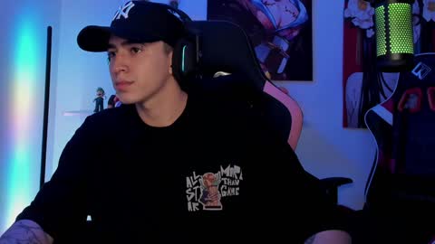 Snapshot of naranjo_seb chatting on December 29, 5:21 am sebastian online show from December 29, 5:21 am