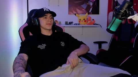 Snapshot of naranjo_seb chatting on January 3, 8:10 am sebastian online show from January 3, 8:10 am